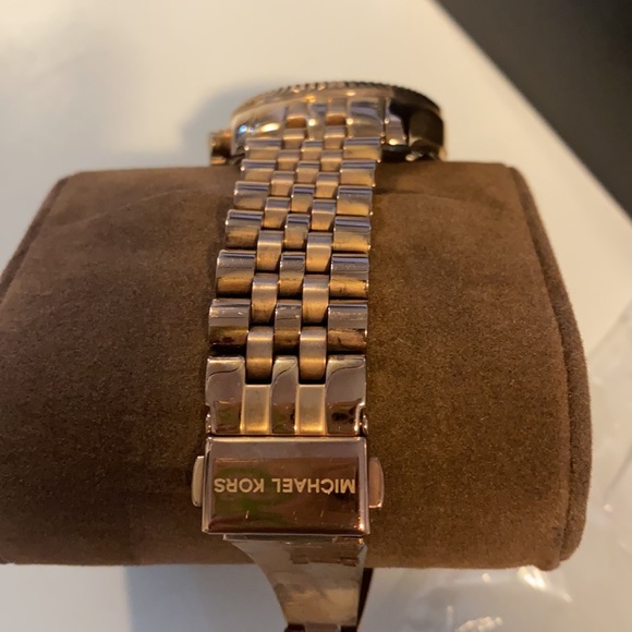 Michael Kors Rose Gold Watch - Picture 7 of 7